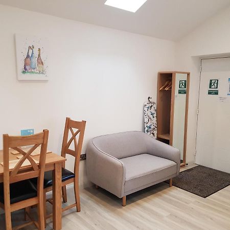Wyvern Apartment Йеавил Экстерьер фото